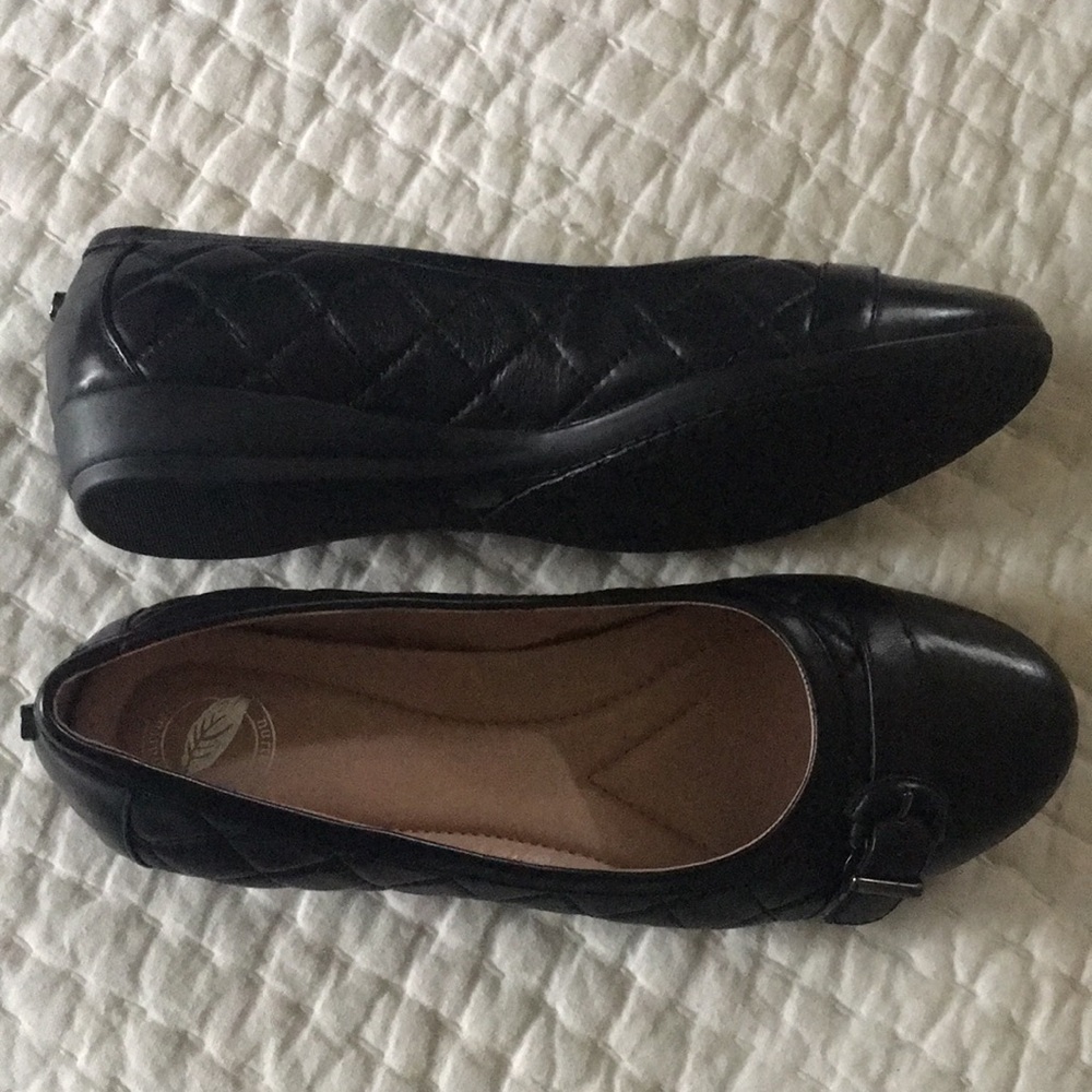 NWT Nurture black flats size 7.5